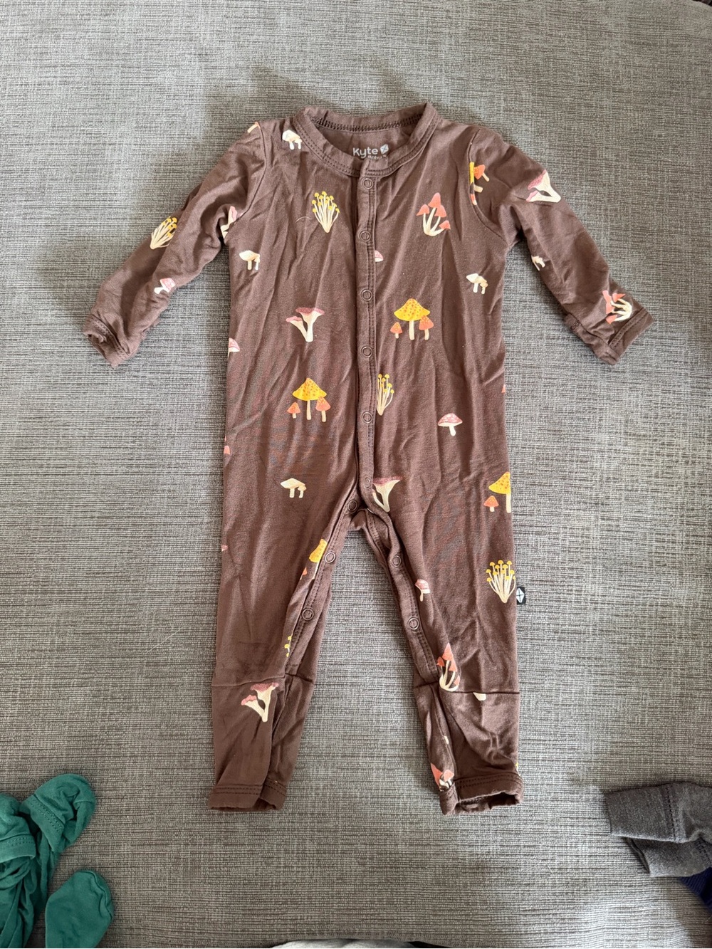 Kyte baby Mushroom Print One-Piece Pajamas Snaps 0-3 months